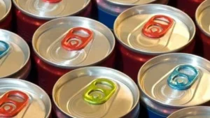 مخاطر مشروبات الطاقة: كيف يسبب الاستهلاك المفرط جلطة دماغية وما تأثير 1200 ملغ كافيين يوميًا على الجسم؟